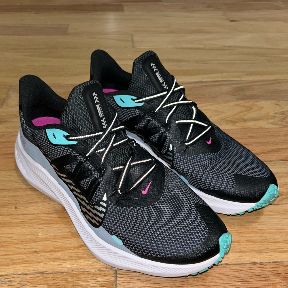 Women’s Nike Winflo 7 Shield Sneakers